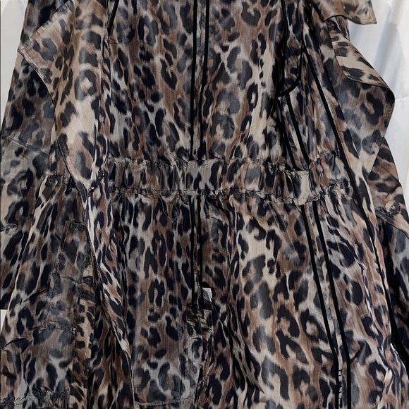 St. John Leopard Print Hooded Lightweight Jacket size medium - Picture 10 of 11